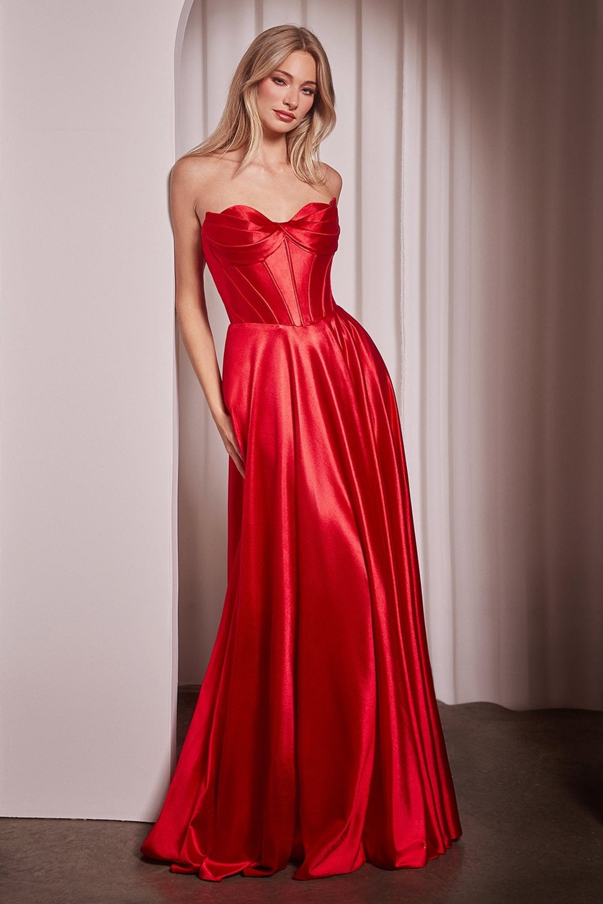 Oda dress in Red