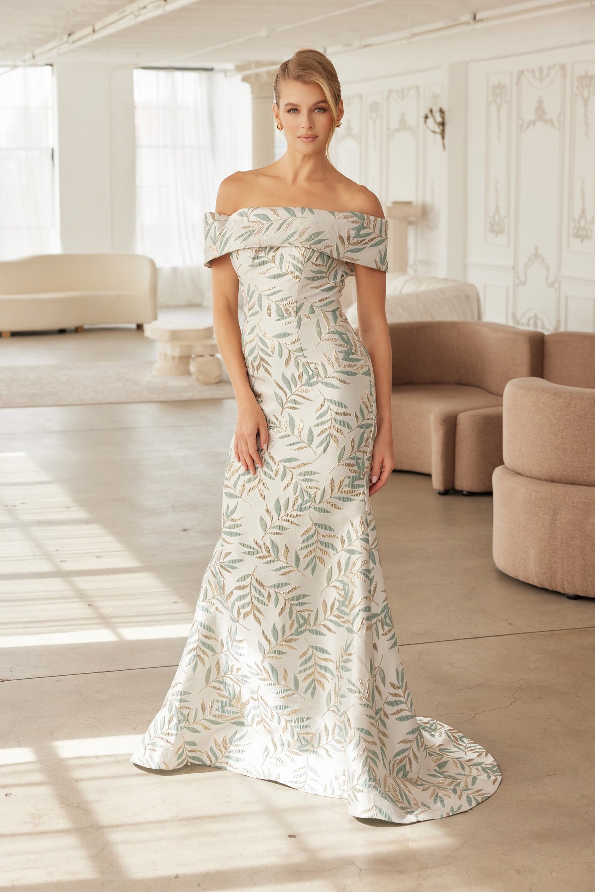 Oriane evening dress in Champagne