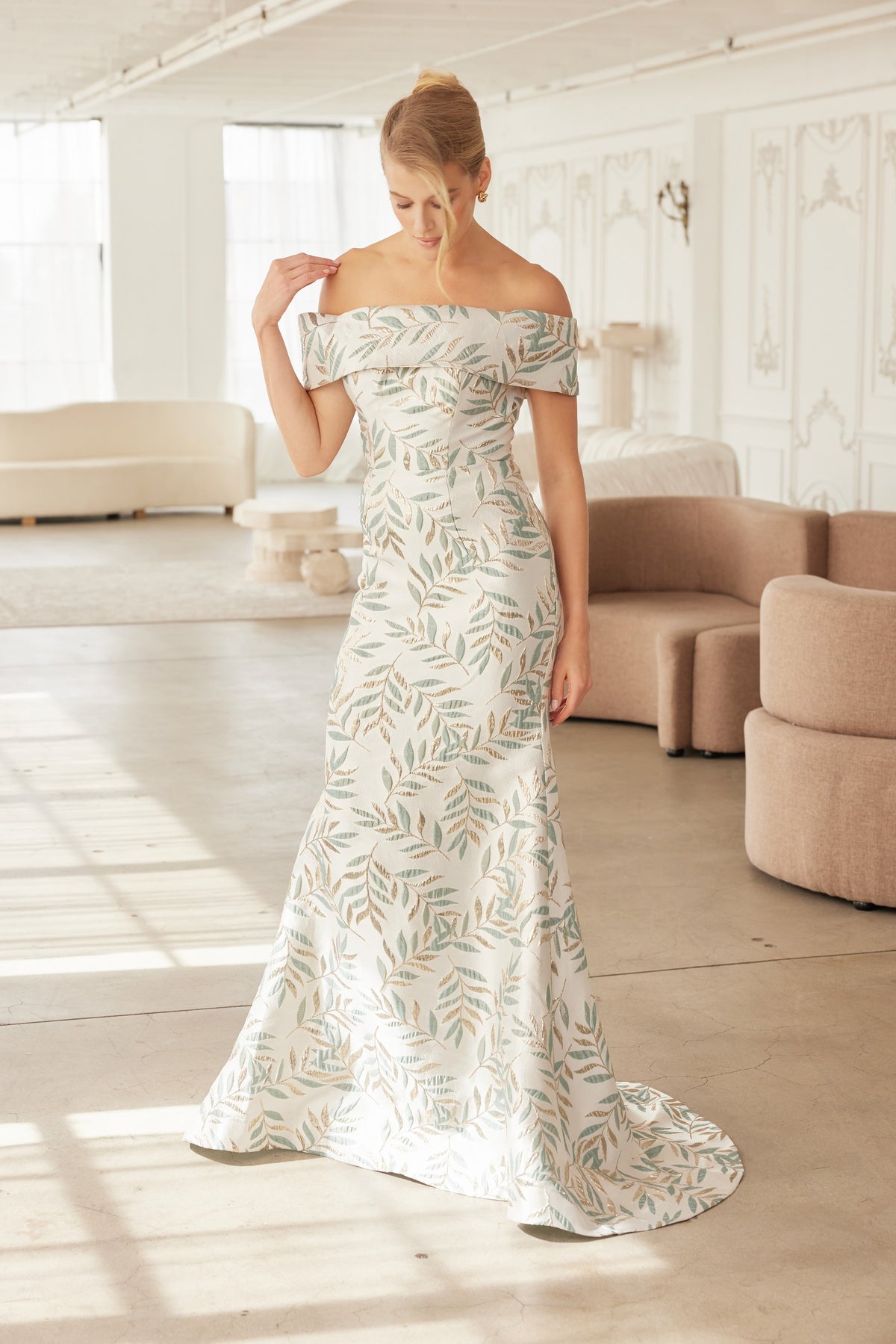 Oriane evening dress in Champagne