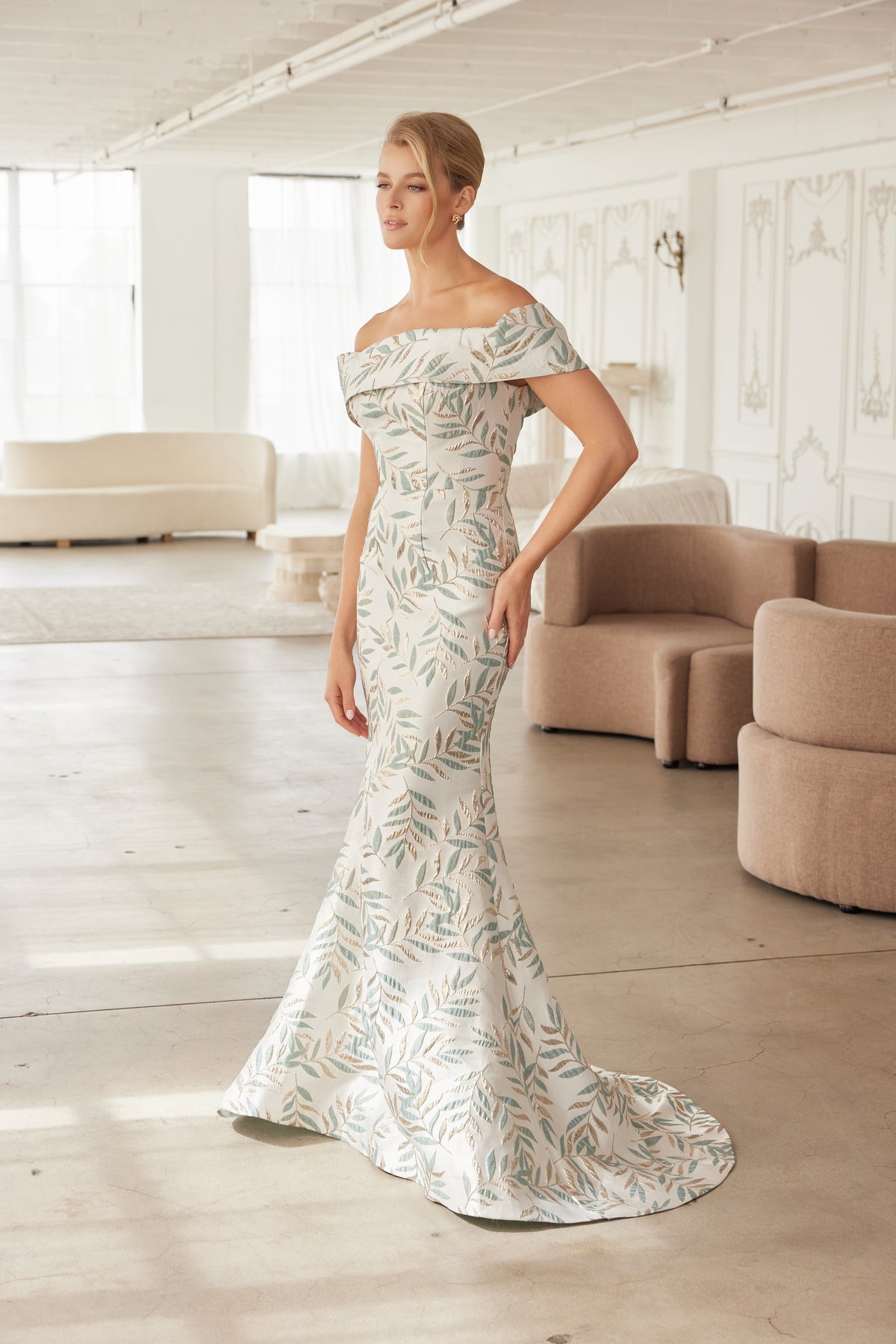 Oriane evening dress in Champagne