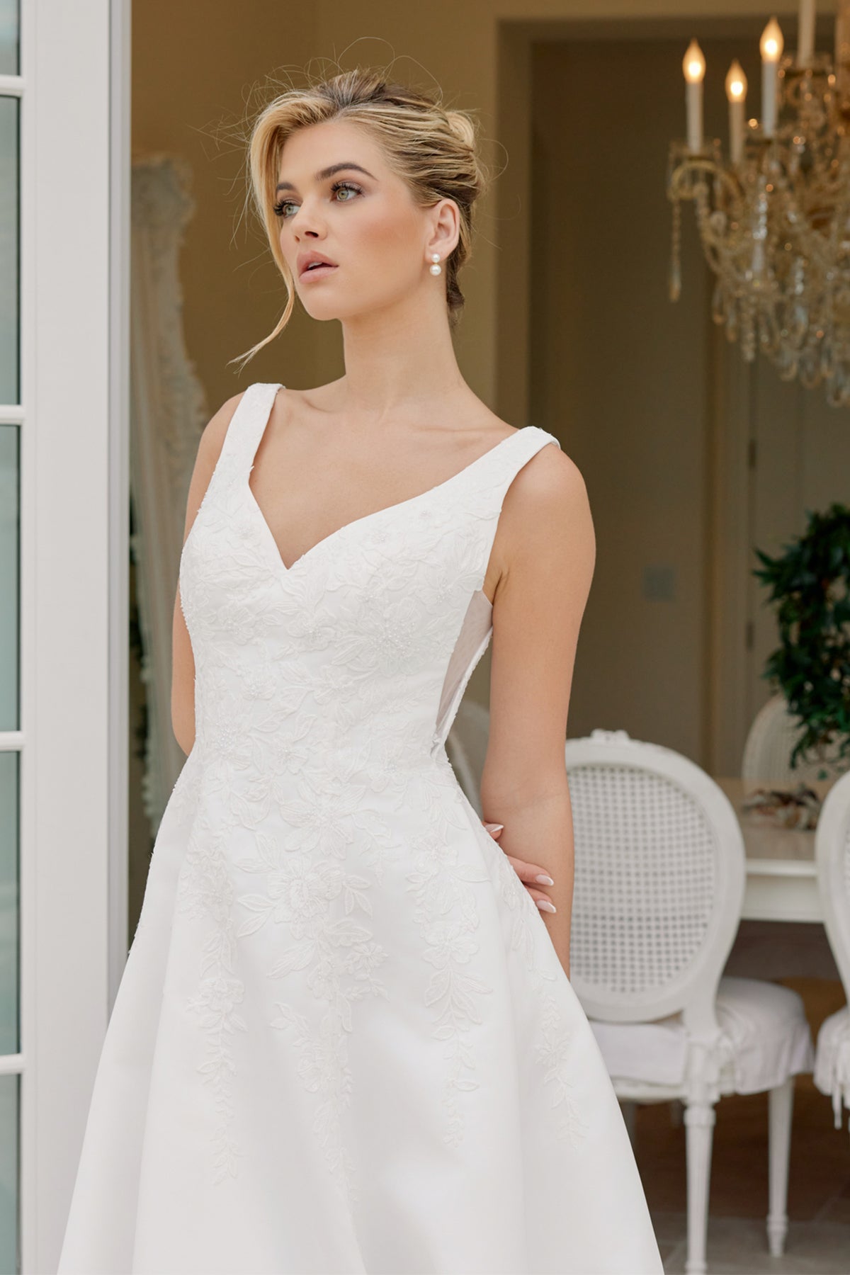 Patrizia wedding dress in Diamond White