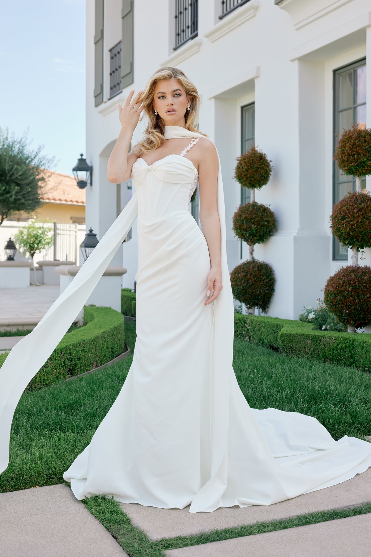 Serenella wedding dress in Ivory