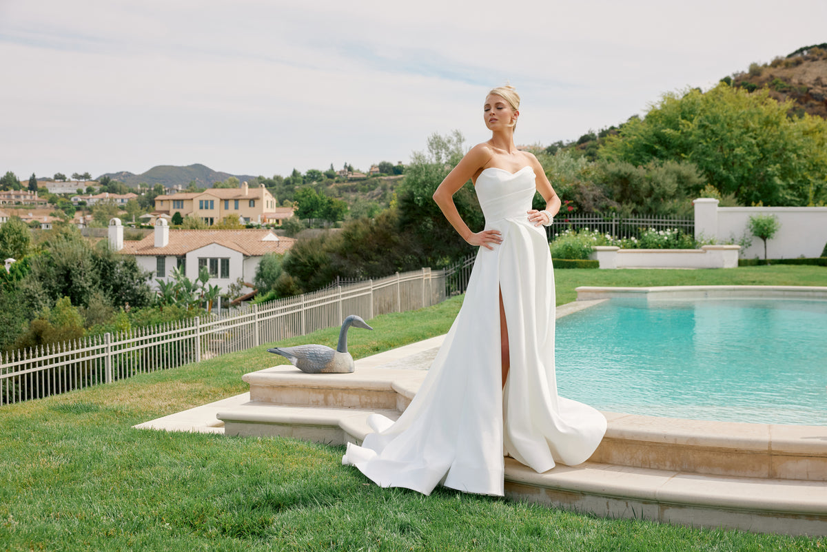 Teresa wedding dress in Diamond White