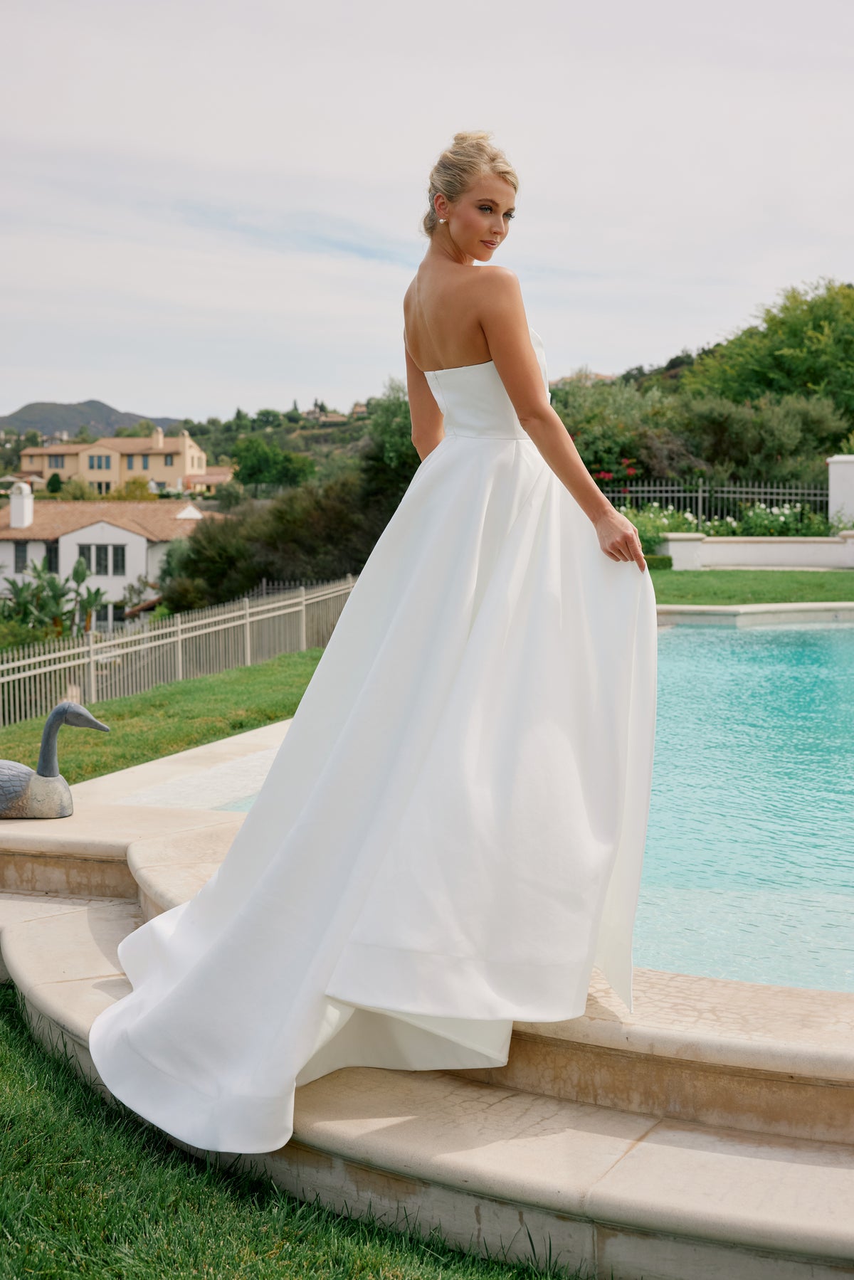 Teresa wedding dress in Diamond White