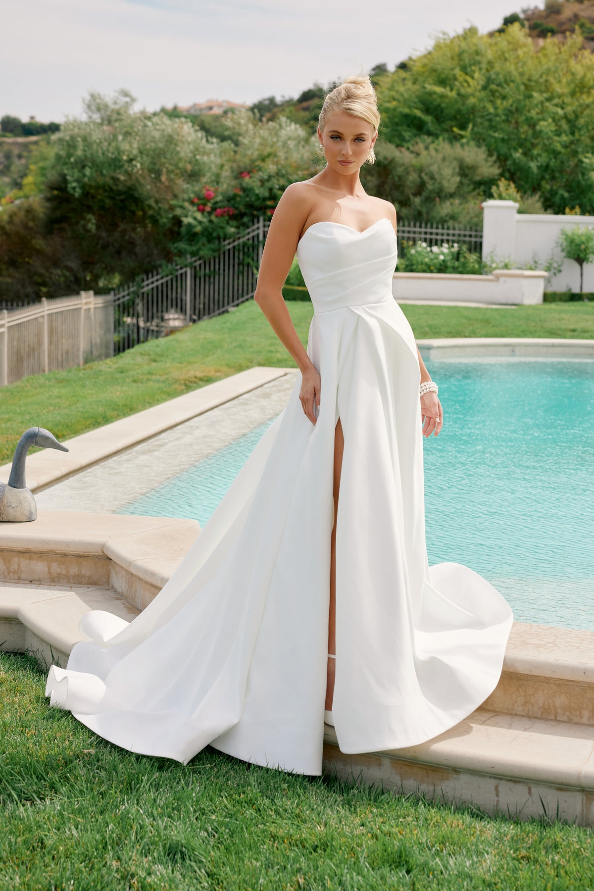 Teresa wedding dress in Diamond White