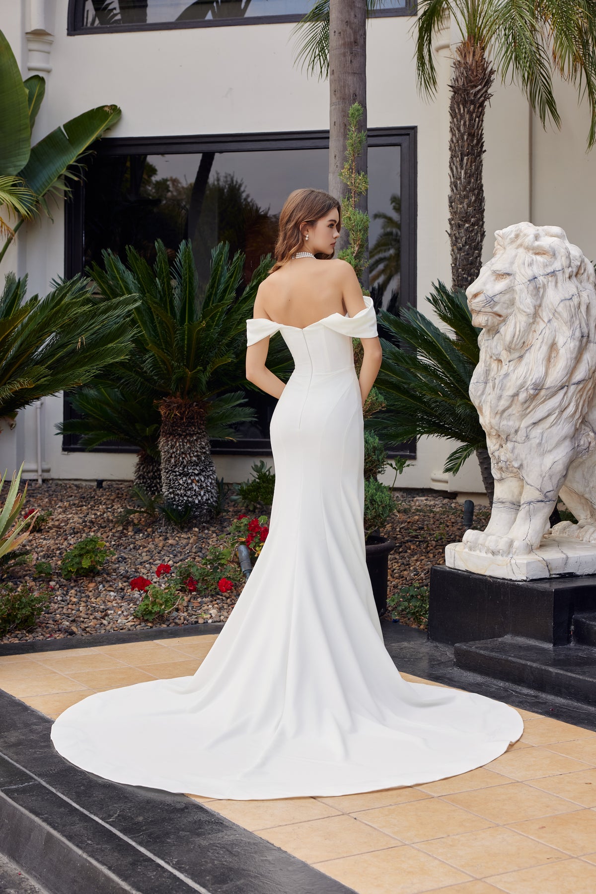 Vittoria wedding dress in Ivory